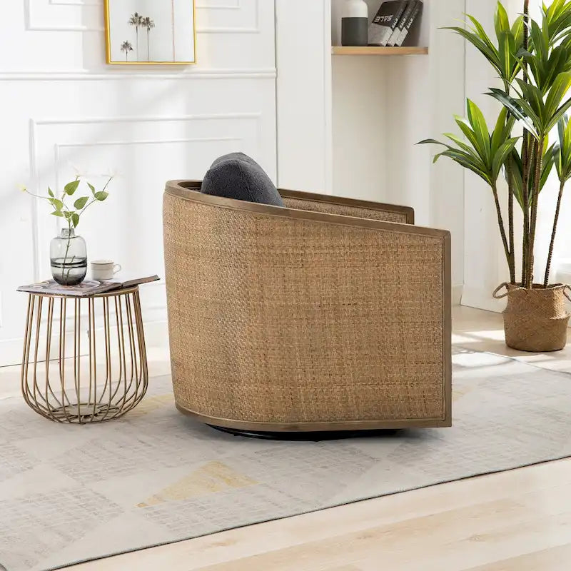 Fauteuil pivotant avec détails en rotin