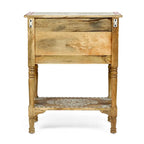 Table d'appoint en bois avec trois tiroirs et étagère inférieure ouverte