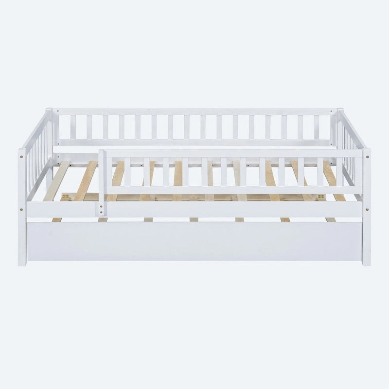 Lit de repos simple en bois avec lit gigogne et barrières de sécurité