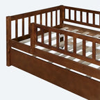 Lit de repos simple en bois avec lit gigogne et barrières de sécurité